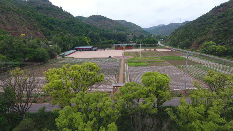 志丹县顺宁镇保娃沟门村蔬菜采摘园及拓展训练基地 - 副本(1).jpg